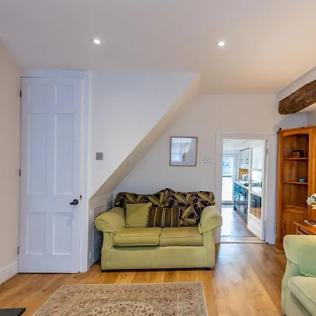 Pass The Keys Elegant And Stylish Townhouse Central Ludlow Exterior photo