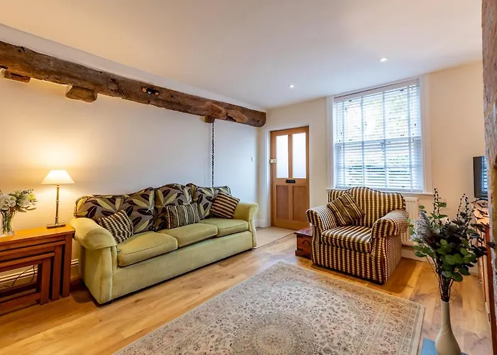 Pass The Keys Elegant And Stylish Townhouse Central Ludlow