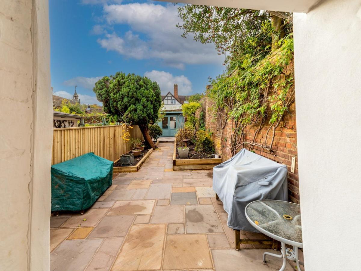 Pass The Keys Elegant And Stylish Townhouse Holiday home