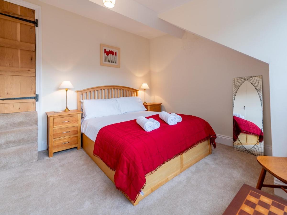 Pass The Keys Elegant And Stylish Townhouse Ludlow