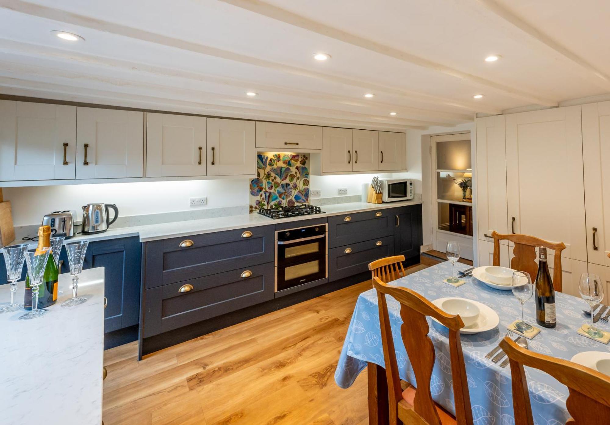 Pass The Keys Elegant And Stylish Townhouse Ludlow